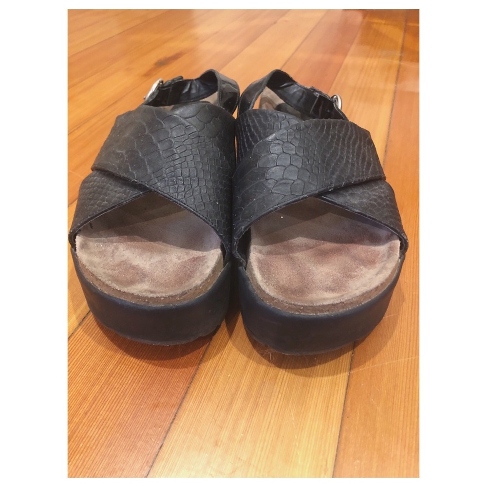 Platform sandals